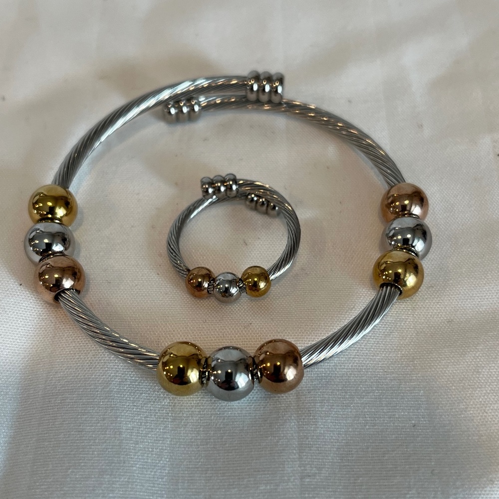 Stainless steel bracelet and ring set